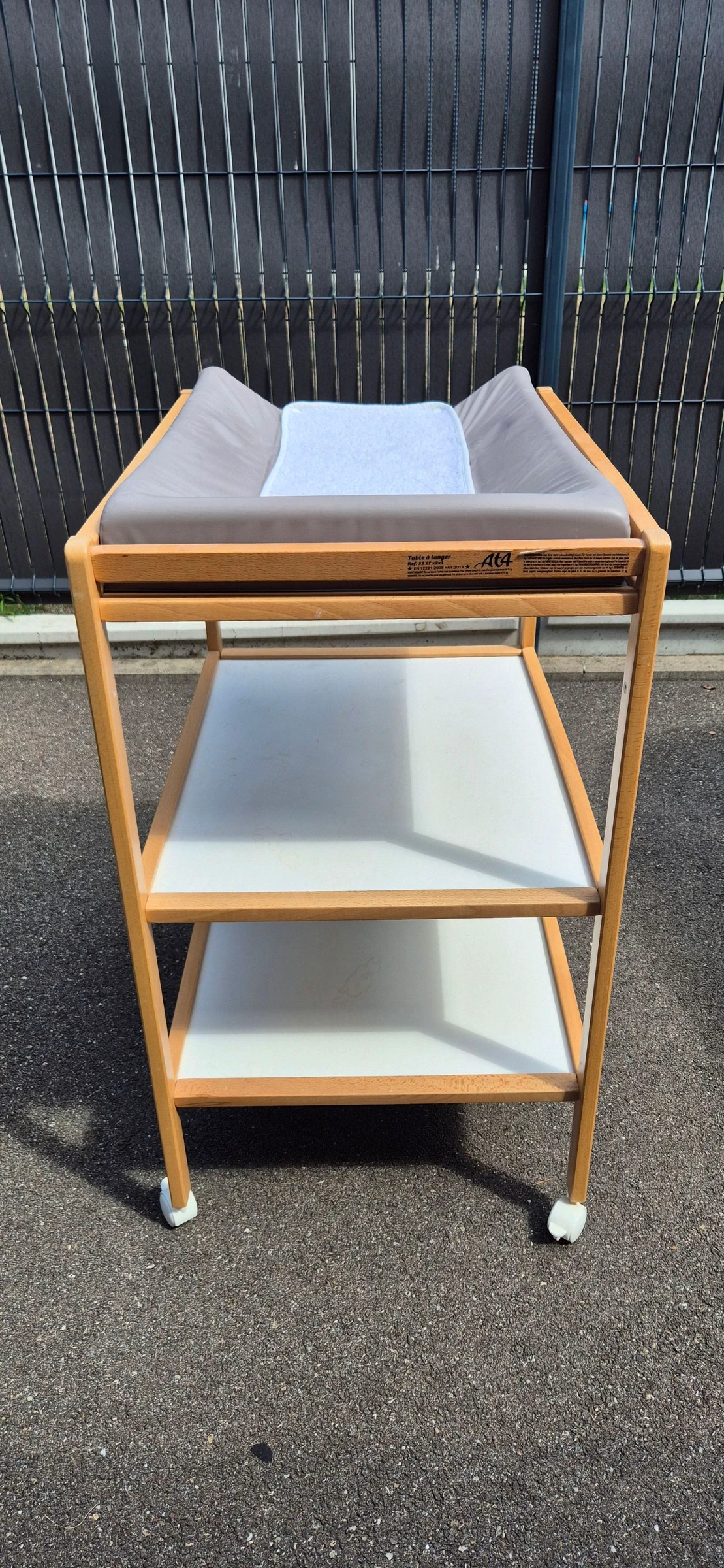 Mesa de troca com rodas – photo 5